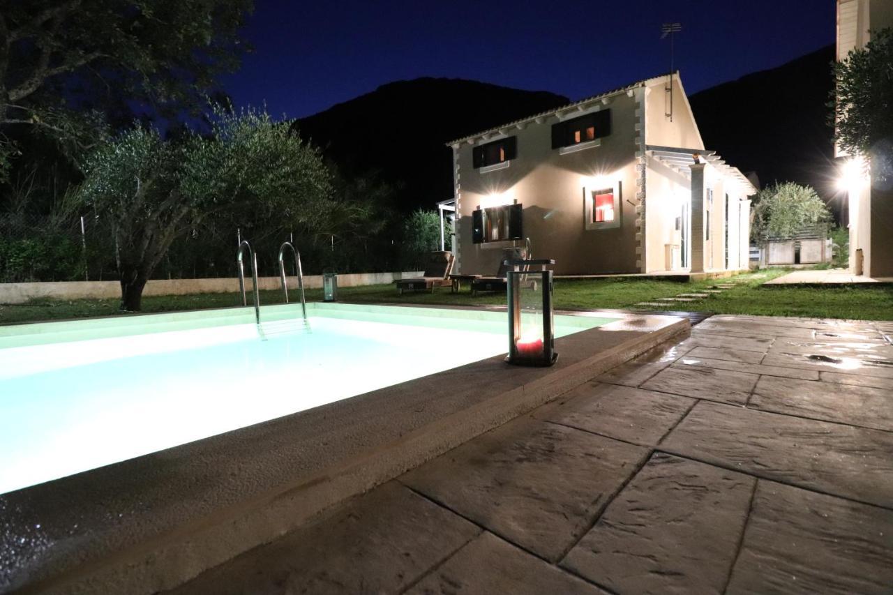 Theonymfi Luxury Villas Doukades Екстер'єр фото